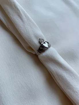 1980s claddagh ring, irish silver ring R140