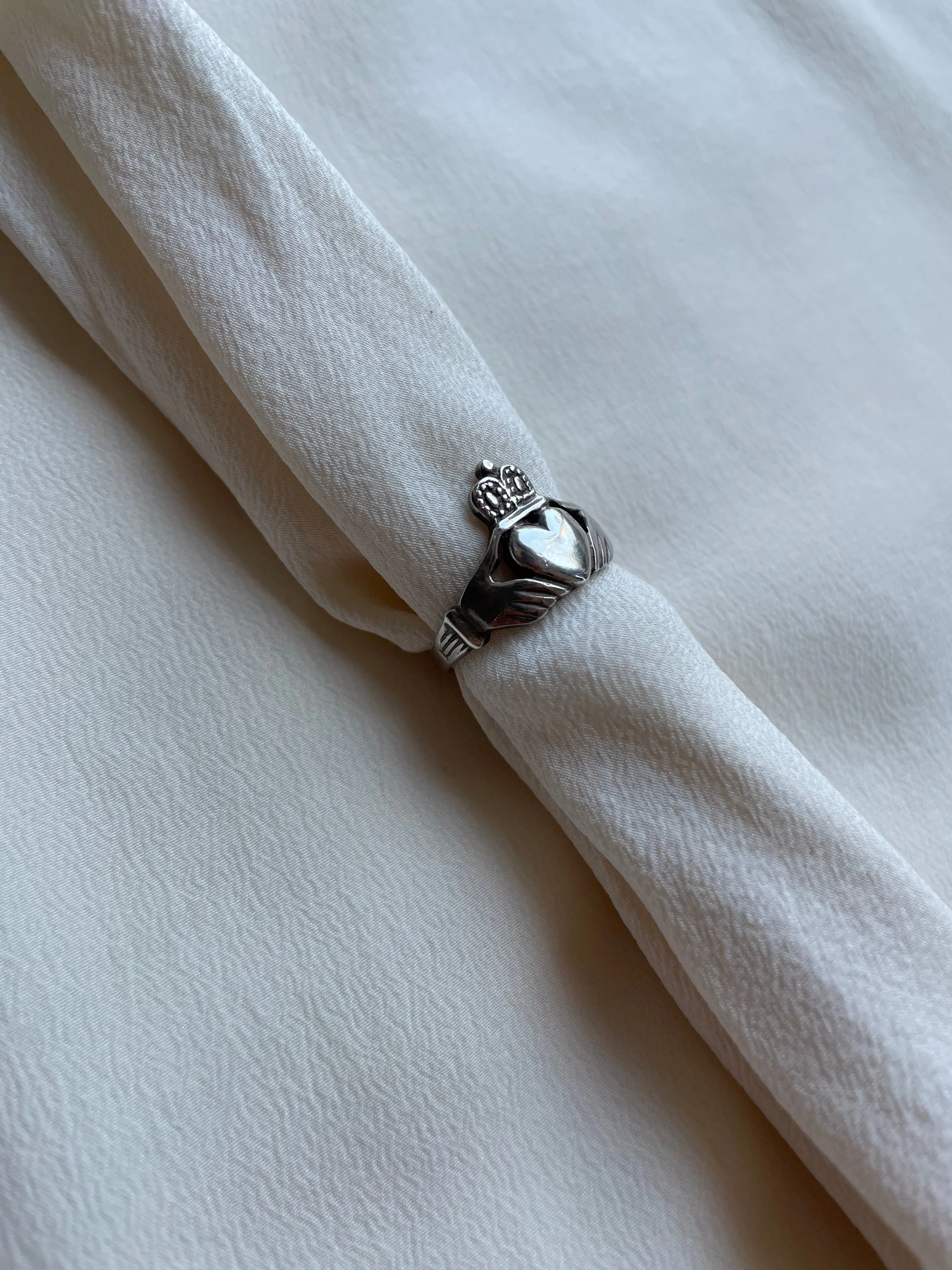 1980s claddagh ring, irish silver ring R140