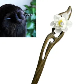 Elegantly Crafted Green Sandalwood Hairpin with Banyue Jade Flower - Includes Random Gift Box