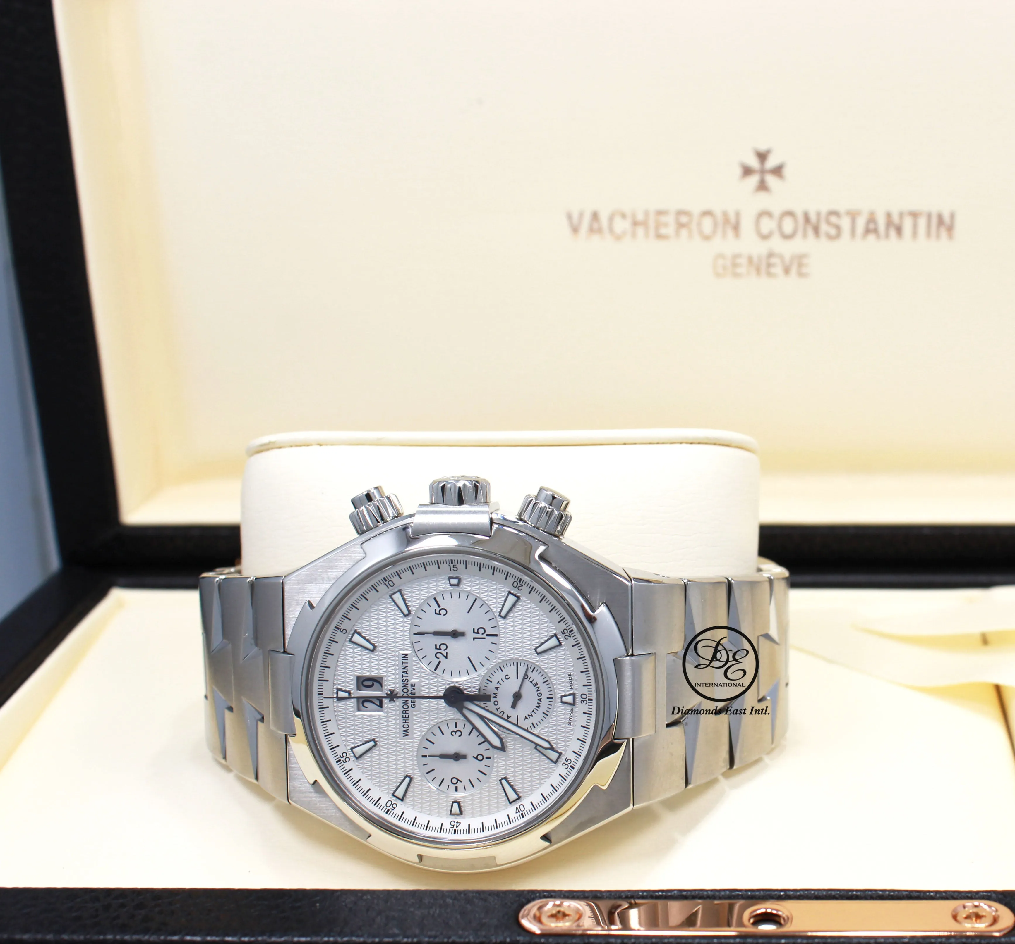 VACHERON CONSTANTIN OVERSEAS 49150/B01A-9095 CHRONOGRAPH WATCH SILVER DIAL